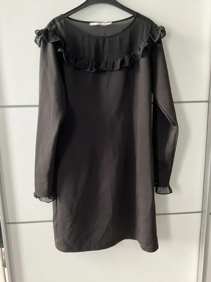 Robe noire - photo numéro 3