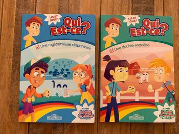 Lot 2 livres qui est ce