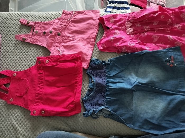 Lot de 4 robes en 6 mois très bon état - photo numéro 1
