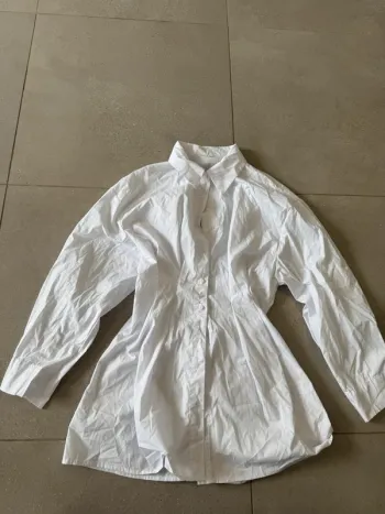 Robe chemise blanche, taille M, très bon état