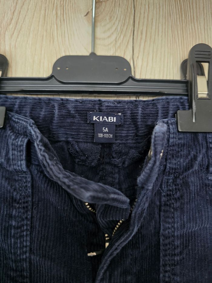 PANTALON GARÇON VELOURS CÔTELÉ BLEU MARINE TAILLE 5ANS MARQUE KIABI - photo numéro 4