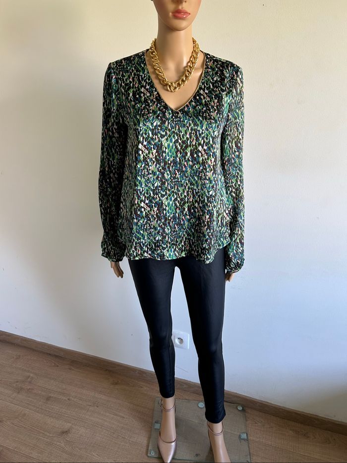 Blouse imprimée satinée à manches longues Only taille S jamais portée - photo numéro 3