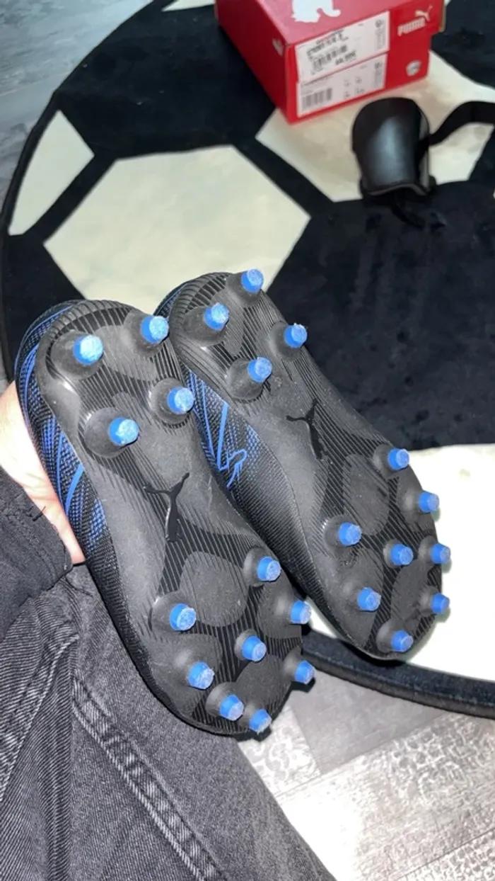 Chaussures de foot + protège tibia - photo numéro 4