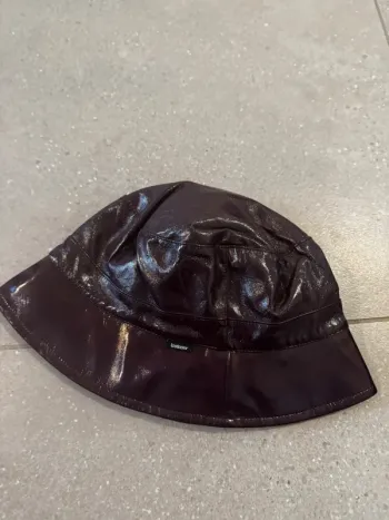 Bob bordeaux, taille unique, très bon état