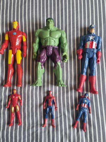 Lot figurines Avengers 