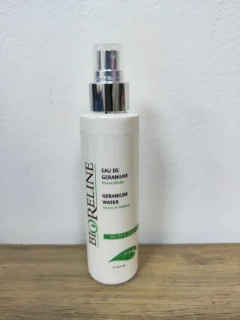 Bioreline eau de géranium 150 ml  à utiliser  6 mois après ouverture valeur 22€