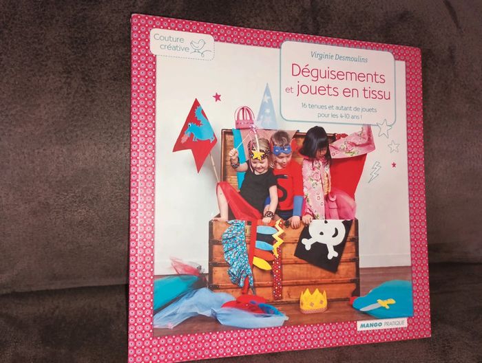 Livre déguisement et jouets en tissu