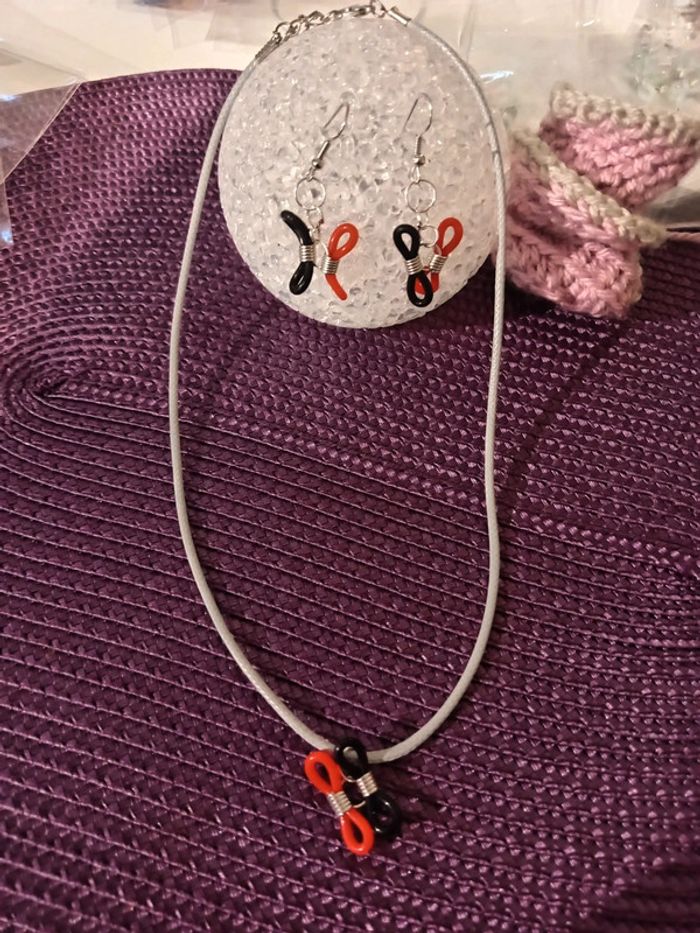 Collier et boucles d'oreilles - photo numéro 2