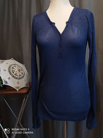 polo léger et transparent taille 40 réf 535 K6