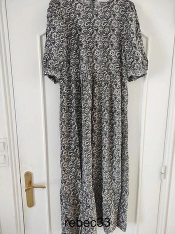 Robe longue evasée à motif fleurie