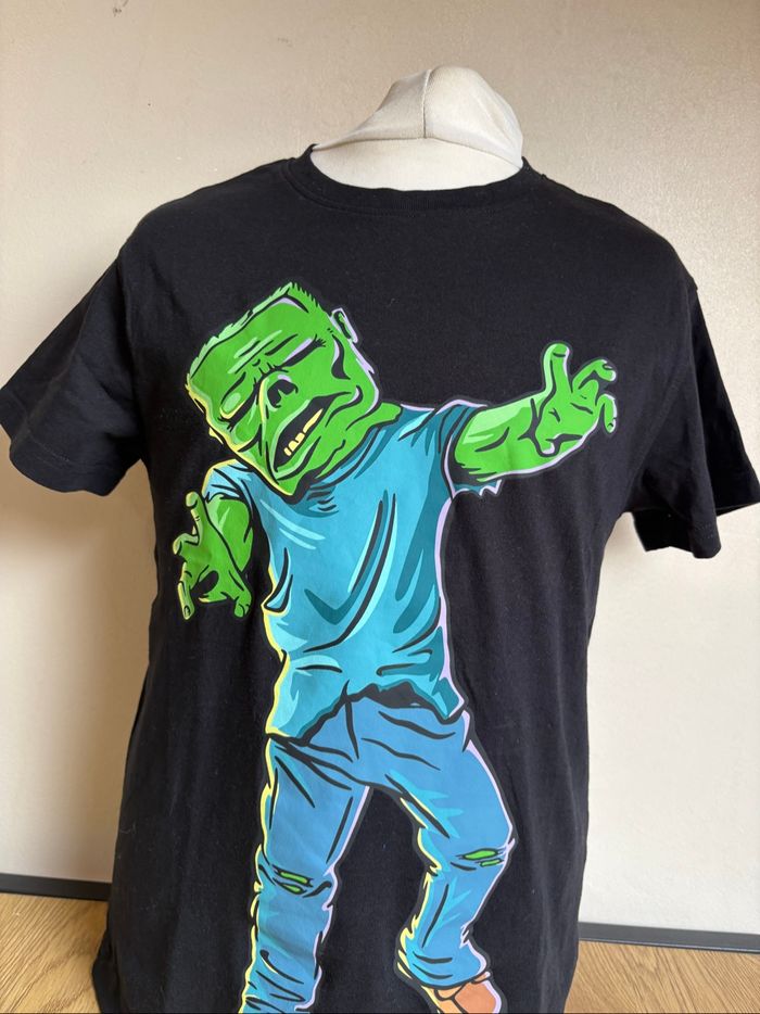 T-shirt garçon taille 134 - photo numéro 2