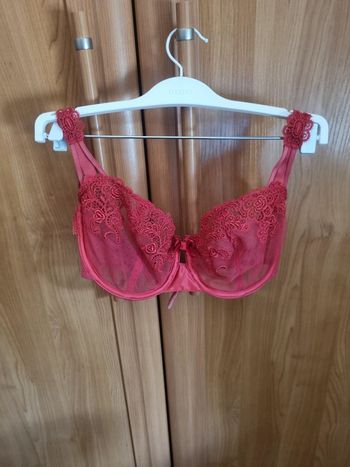 Soutien-gorge rouge chantelle