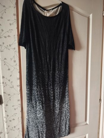 Neuve Robe très classe taille M noire et beige marque Vicolo Trivelli italie