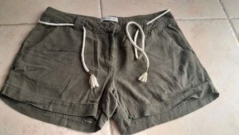 Short kaki