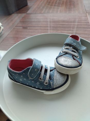 Chaussures sneakers bébé fille taille 21