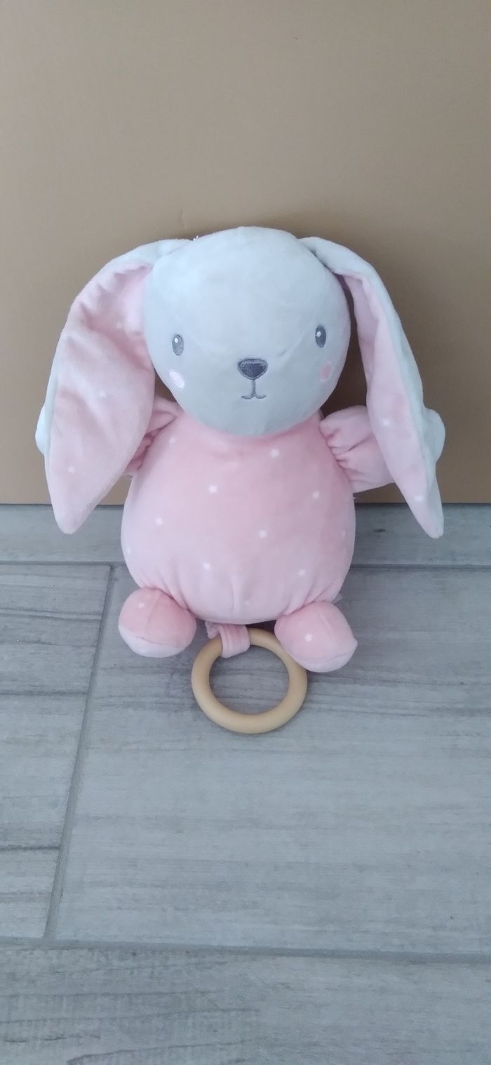 Lapin musical rose kiabi