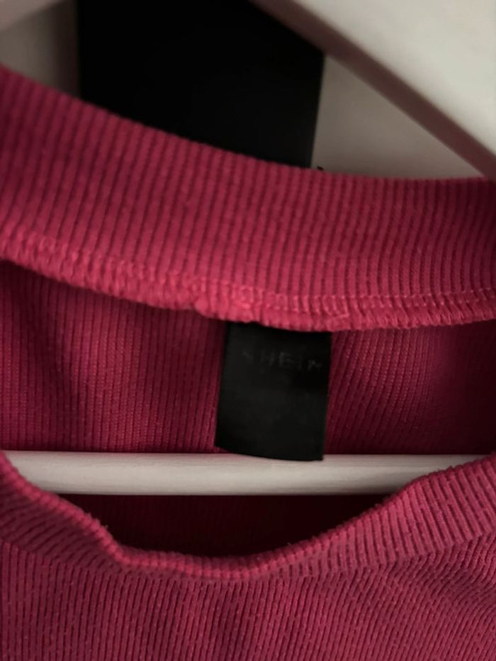 T-shirt court fuchsia t.S Shein tbe - photo numéro 2