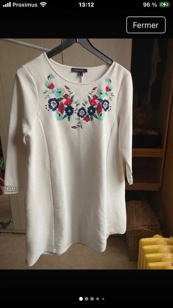 Superbe robe midi blanche dentelles et broderies marque Cortefiel