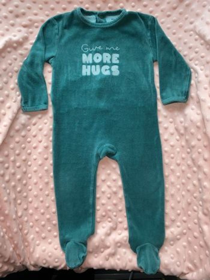 Lot de 4 pyjamas 18 mois (Kiabi et gémo) - photo numéro 2
