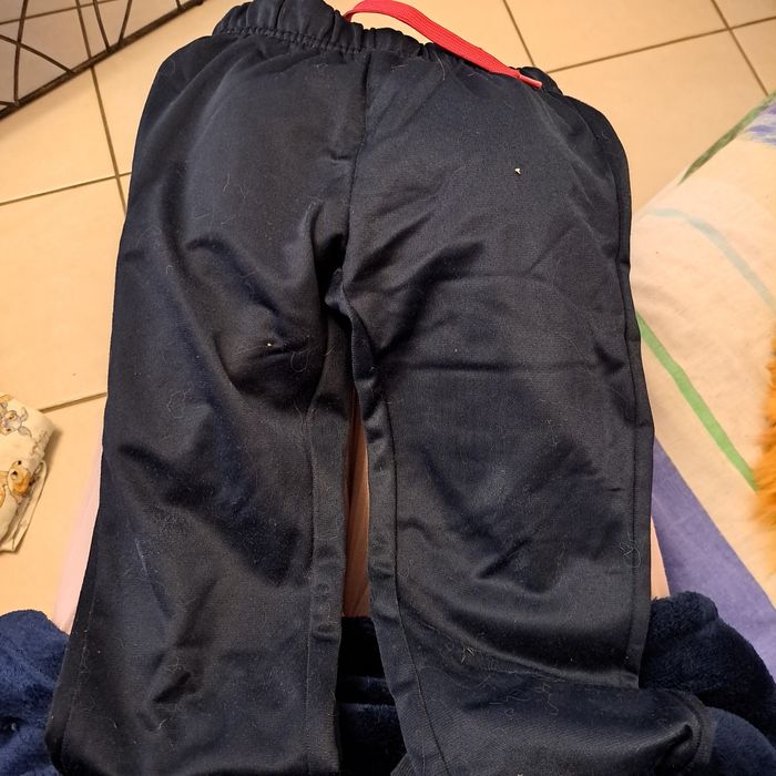 Vend 1 pull et 3 leggings et  survêtement - photo numéro 4