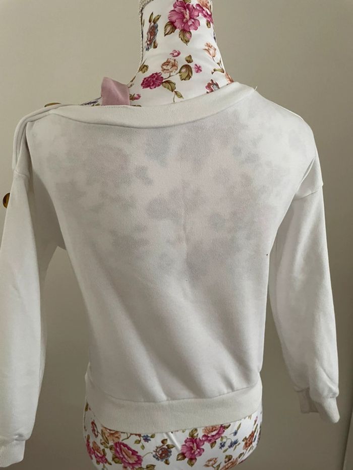 Sweat confidence blanc avec bouton - photo numéro 3