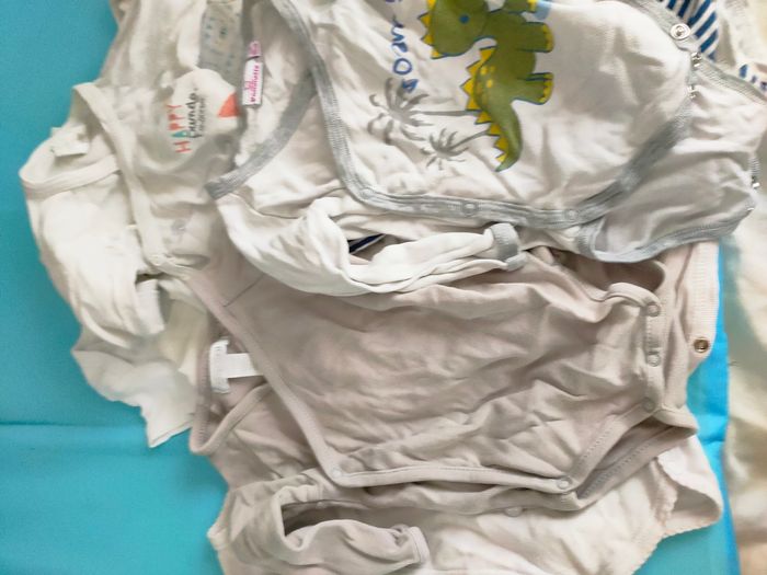 Lot bodies manches longues et courtes garçon ou fille