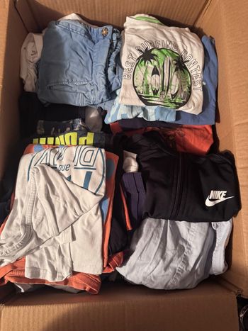 Lot de 56 vêtements taille 8 ans garçon 