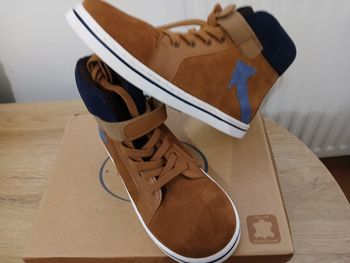 Chaussure dessus cuir taille 33