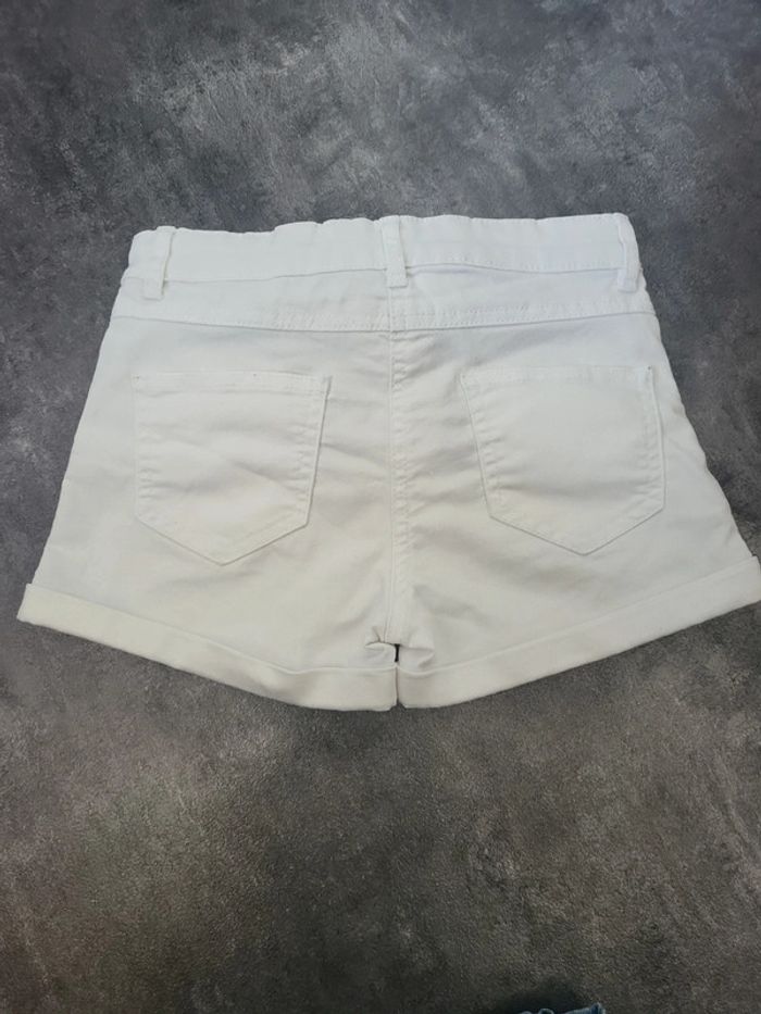 Lot 3 shorts fille 10 ans très bon état - photo numéro 4