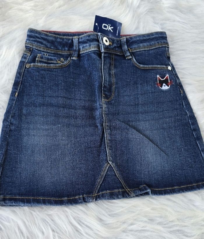 Neuve(non portée) 🏷😍🤩 jupe en jeans 8 ans fille 😍🤩
