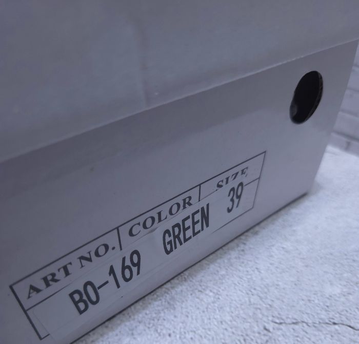 Baskets en toile Kaki et Beige - Style Rétro - Neuves - Taille 39 - photo numéro 9