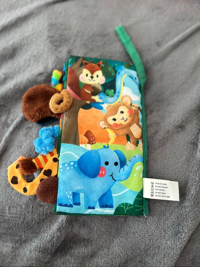 Livre en tulle pour bébé thème Jungle - photo numéro 2