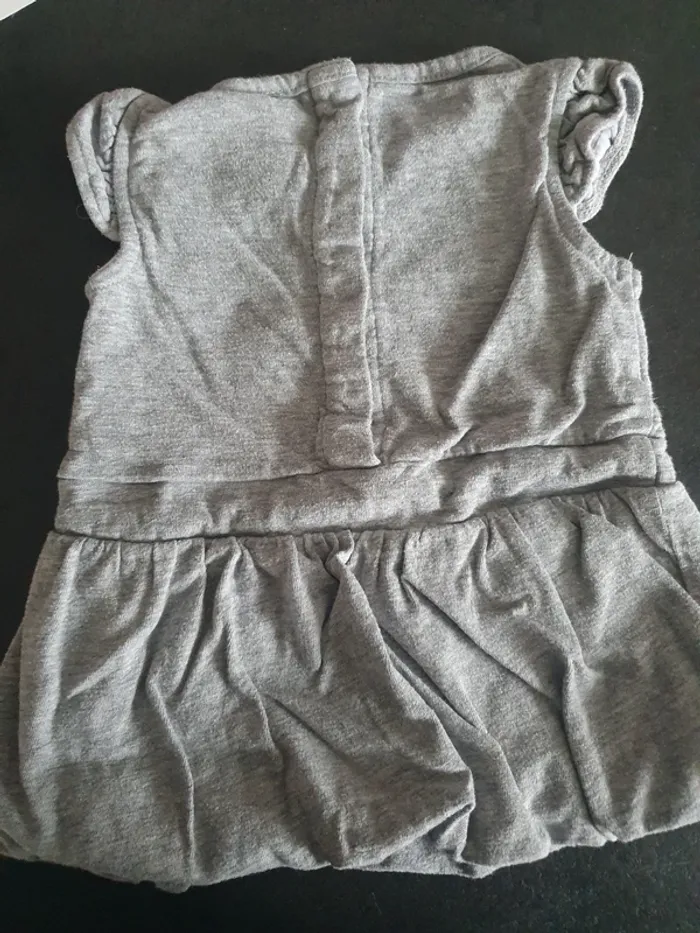 Robe grise 3 mois - photo numéro 3