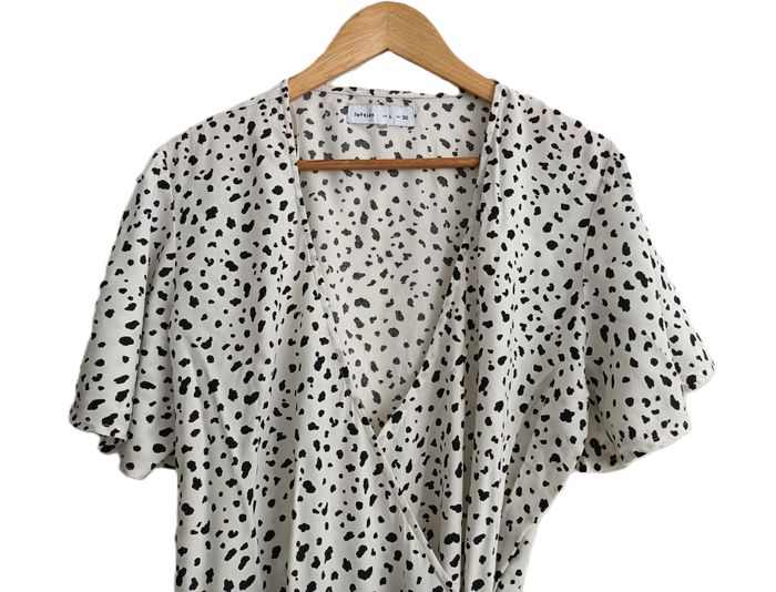 Robe cache coeur blanche et noire. Lefties. Taille 40 / 42 - photo numéro 2