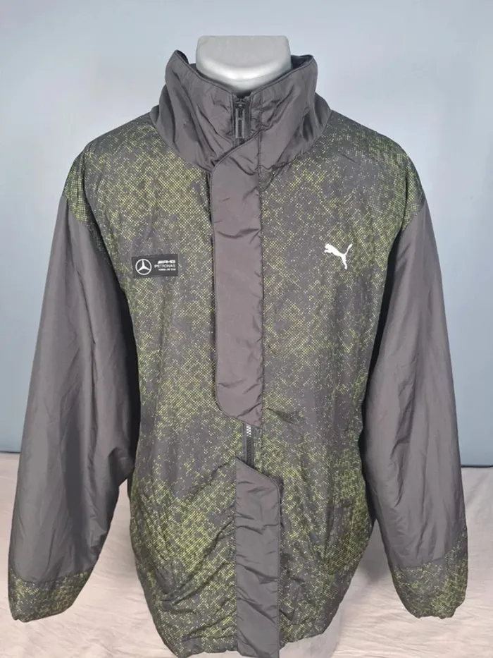 Veste Puma Mercedes AMG Petronas F1 – Édition Équipe avec cagoule intégrée (594)