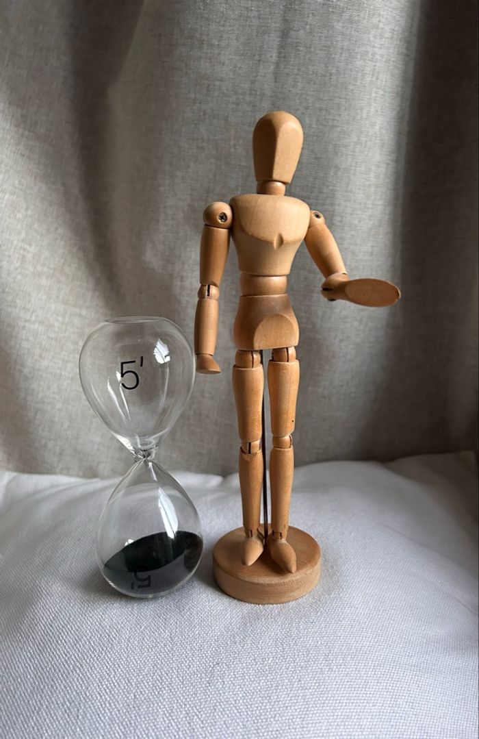 🎨 Lot Déco : Mannequin d'artiste articulé & Sablier 5 min - photo numéro 1
