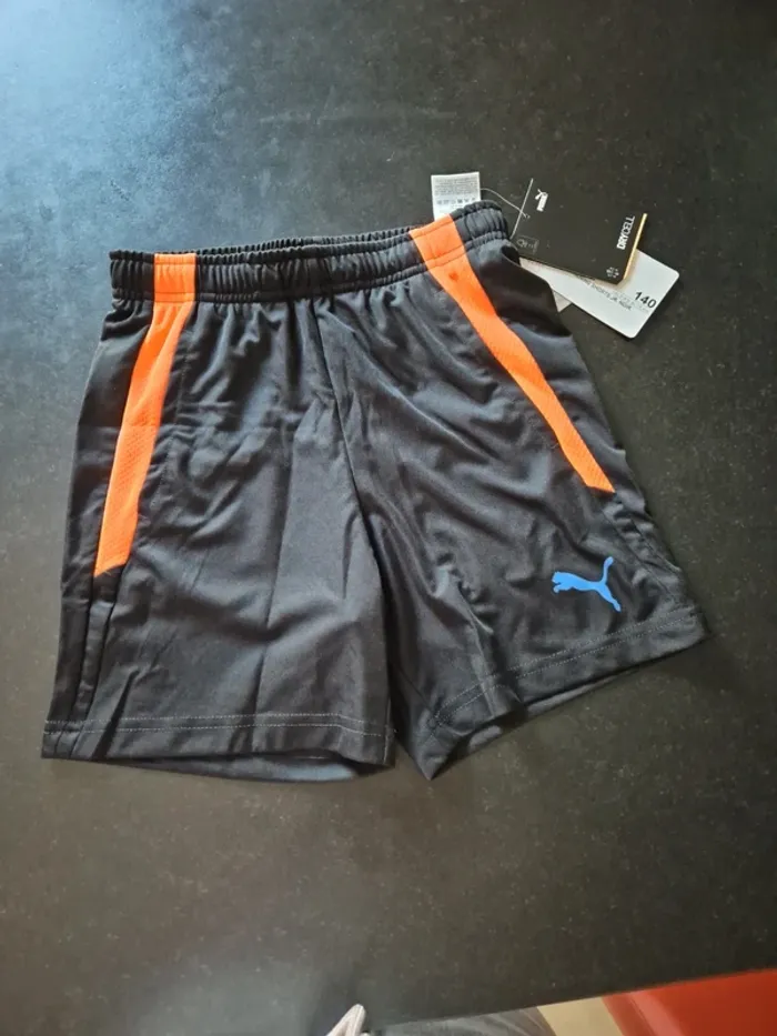 Short de sport Puma 9/10 ans neuf noir - photo numéro 2