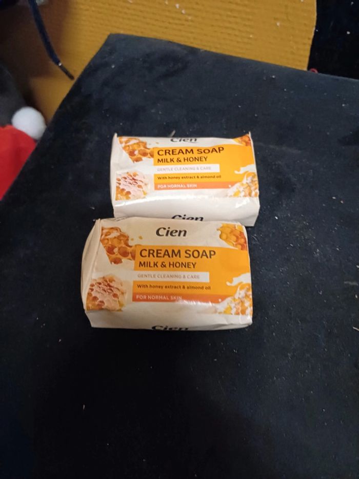 2 savonnettes neuf