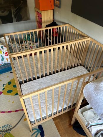 UN Lit a barreaux IKEA