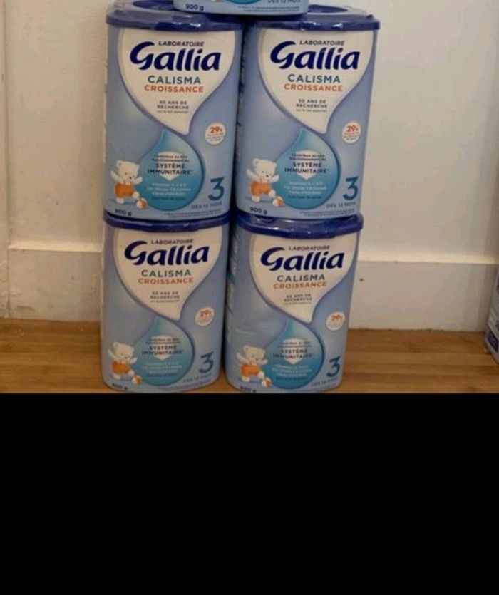 Lot de 4 boîtes de lait 3 âge