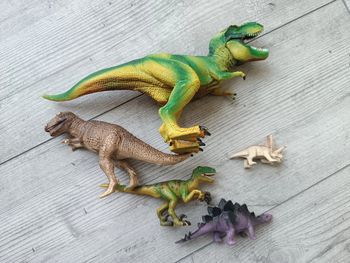 Lot 5 dinosaures