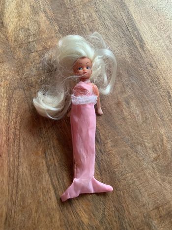 Jouet petit poupée sirène