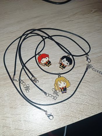 Ensemble collier neuf dans Harry Potter avec Ron Weasley et Hermione Granger