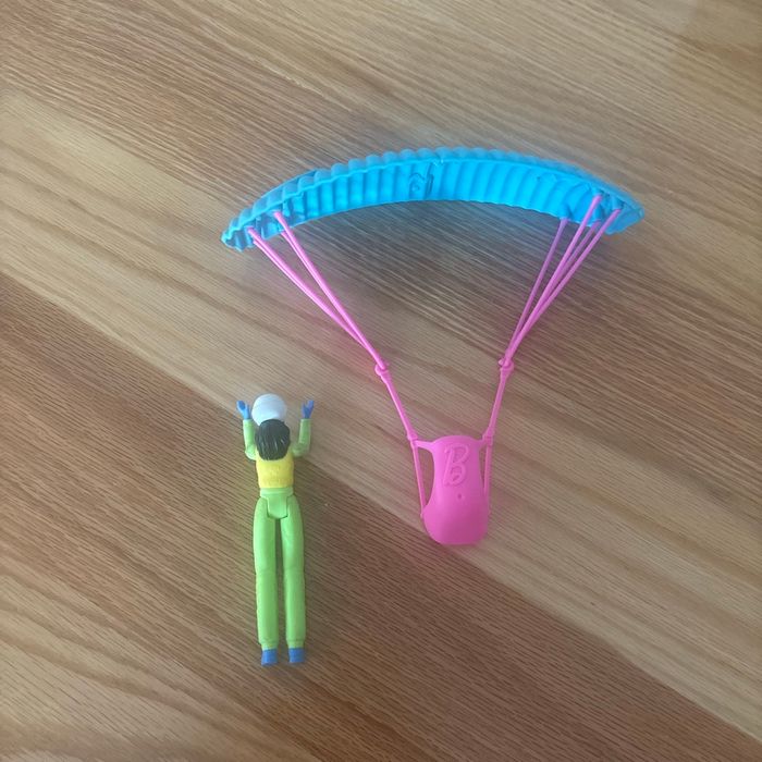 Barbie en parapente - photo numéro 2