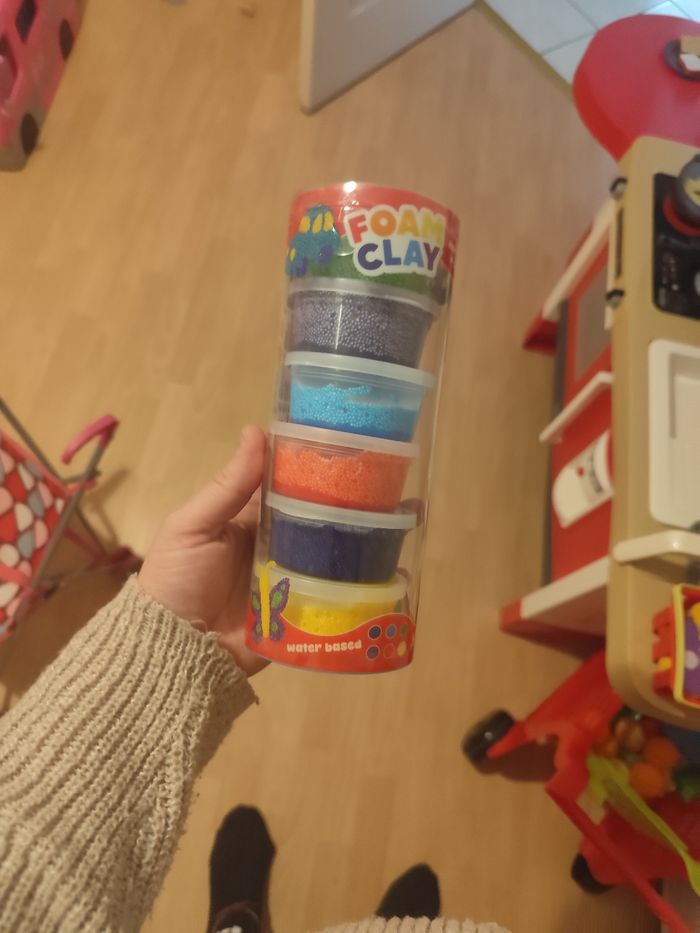 Foam clay