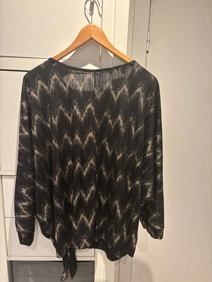 Blouse noire et dorée - photo numéro 3