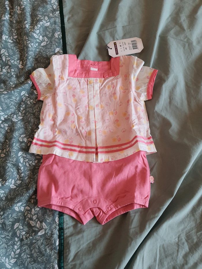Combishort Sergent Major taille 6 mois neuf avec étiquettes