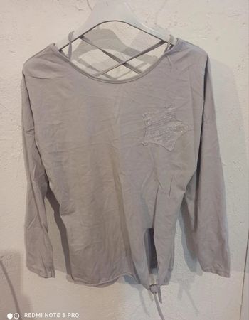 Tee-shirt manches longues gris avec étoile taille 8 ans