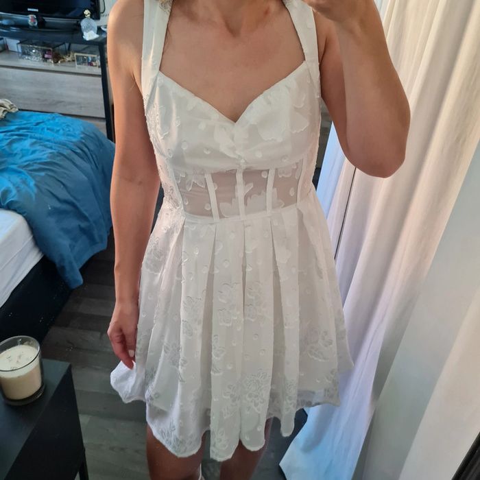 Robe de mariée courte blanche 🤍 - photo numéro 2