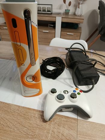 Console xbox360 avec câbles et manette